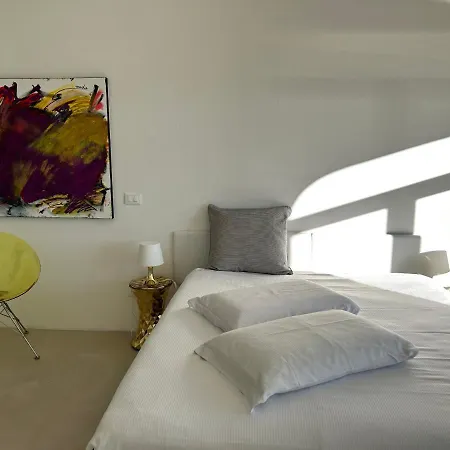 Artelago Rose Studio Apartment
